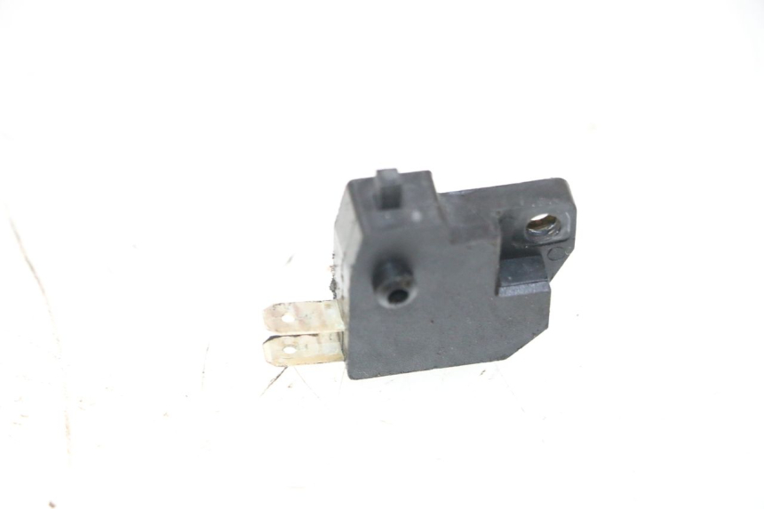 photo de INTERRUPTOR DE LUZ DE FREIO DIREITO PEUGEOT KISBEE 2T 50 (2010 - 2017) - Zoom do estado de desgaste