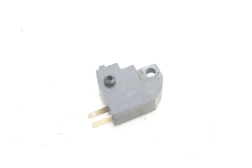 photo de INTERRUPTOR DE LUZ DE FREIO DIREITO PEUGEOT KISBEE 2T 50 (2010 - 2017) - Zoom do estado de desgaste