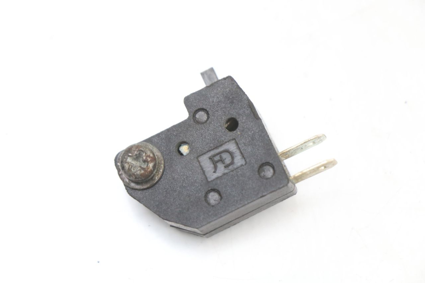 photo de INTERRUPTOR DE LUZ DE FREIO DIREITO PEUGEOT KISBEE 4T 50 (2018 - 2022) - Vista principal