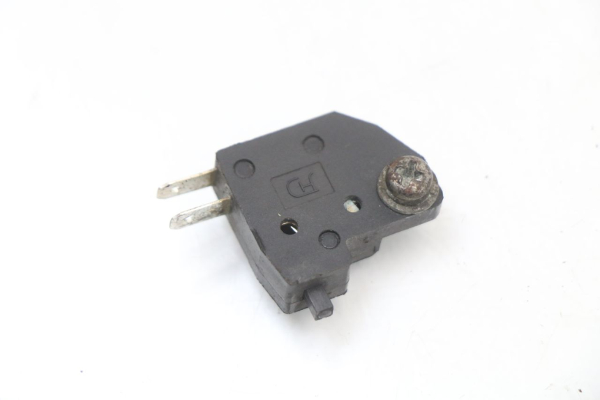 photo de INTERRUPTOR DE LUZ DE FREIO DIREITO PEUGEOT KISBEE 4T 50 (2018 - 2022) - Detalhe da peça