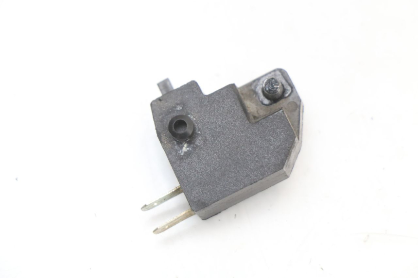 photo de INTERRUPTOR DE LUZ DE FREIO DIREITO PEUGEOT KISBEE 4T 50 (2018 - 2022) - Zoom do estado de desgaste