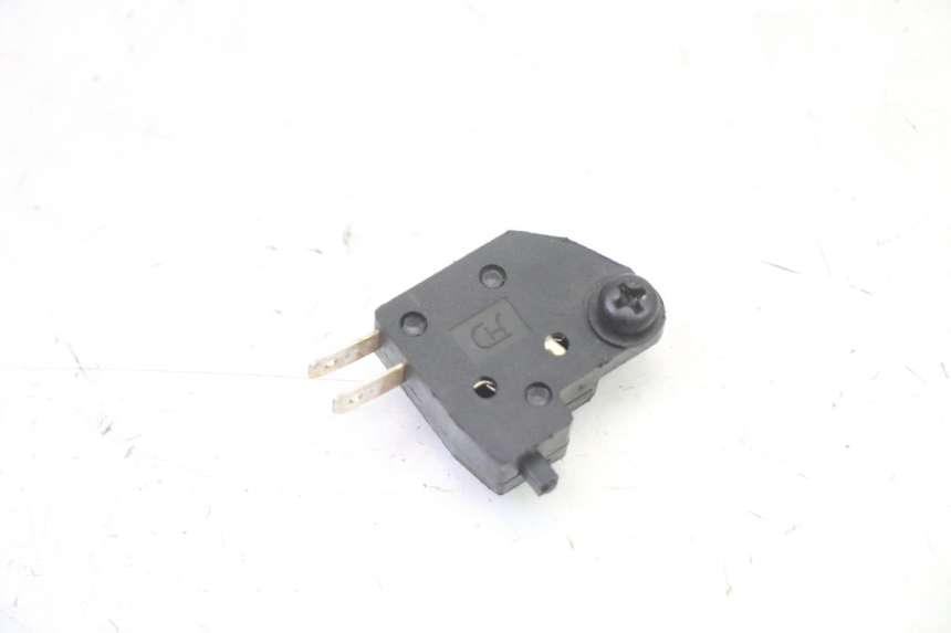 photo de INTERRUPTOR DE LUZ DE FREIO DIREITO PEUGEOT KISBEE 4T 50 (2018 - 2022) - Detalhe da peça