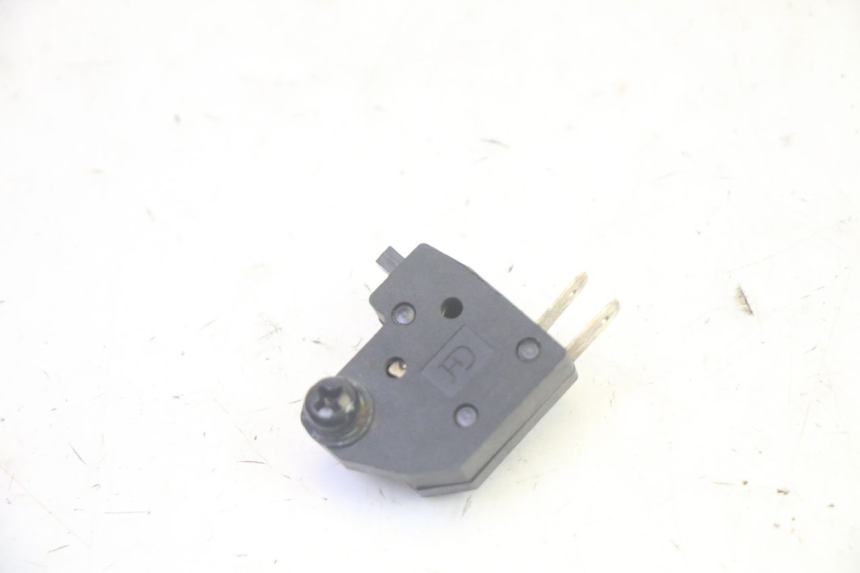 photo de INTERRUPTOR DE LUZ DE FREIO DIREITO PEUGEOT KISBEE 4T 50 (2018 - 2022) - Vista principal