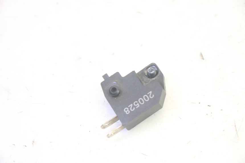 photo de INTERRUPTOR DE LUZ DE FREIO DIREITO PEUGEOT KISBEE 4T 50 (2018 - 2022) - Outro ângulo de visão