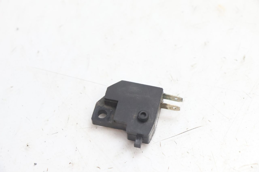 photo de INTERRUPTOR DE LUZ DE FREIO DIREITO PEUGEOT KISBEE 4T 50 (2010 - 2017) - Zoom do estado de desgaste