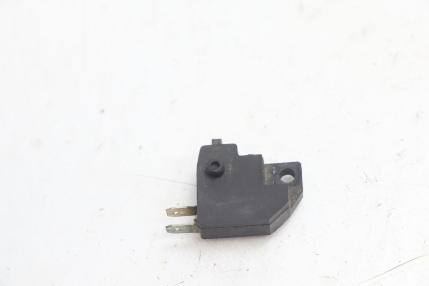 photo de INTERRUPTOR DE LUZ DE FREIO DIREITO PEUGEOT KISBEE 4T 50 (2010 - 2017) - Outro ângulo de visão
