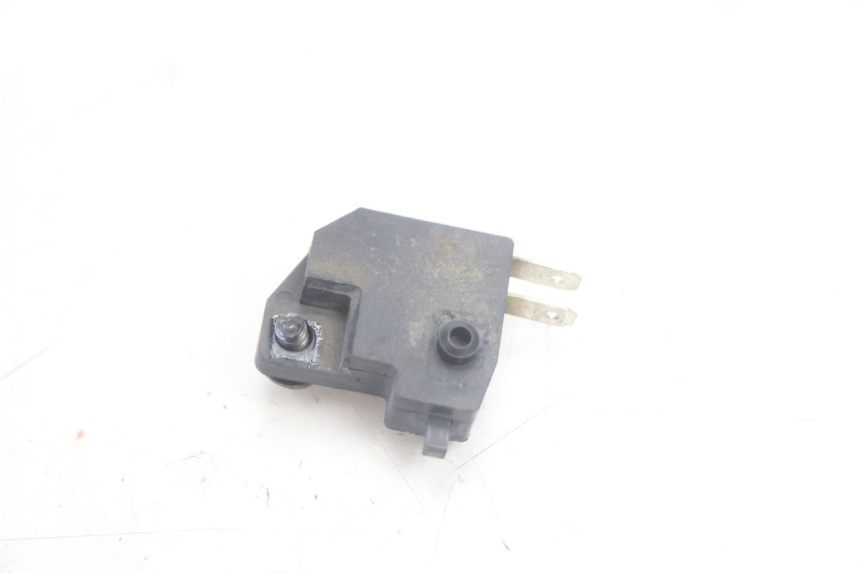 photo de INTERRUPTOR DE LUZ DE FREIO DIREITO PEUGEOT KISBEE 4T 50 (2018 - 2022) - Outro ângulo de visão