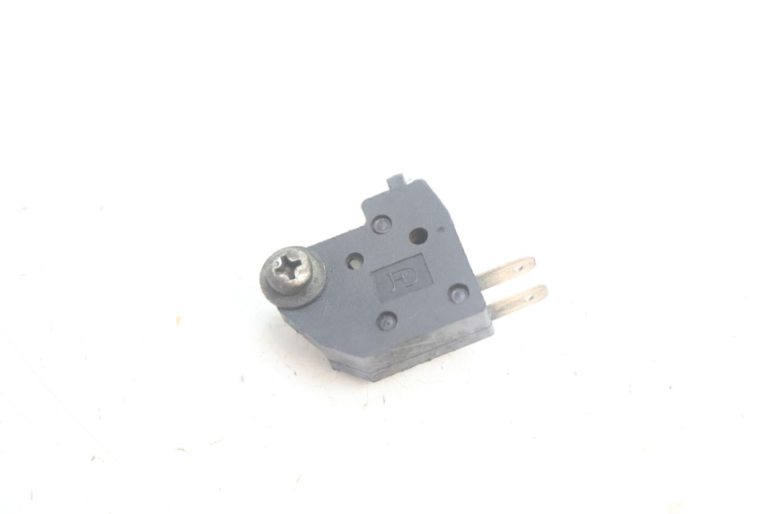 photo de INTERRUPTOR DE LUZ DE FREIO DIREITO PEUGEOT KISBEE 4T 50 (2010 - 2017) - Vista principal