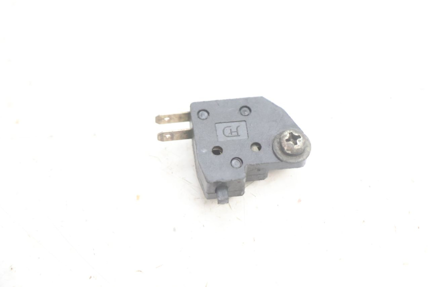photo de INTERRUPTOR DE LUZ DE FREIO DIREITO PEUGEOT KISBEE 4T 50 (2010 - 2017) - Detalhe da peça