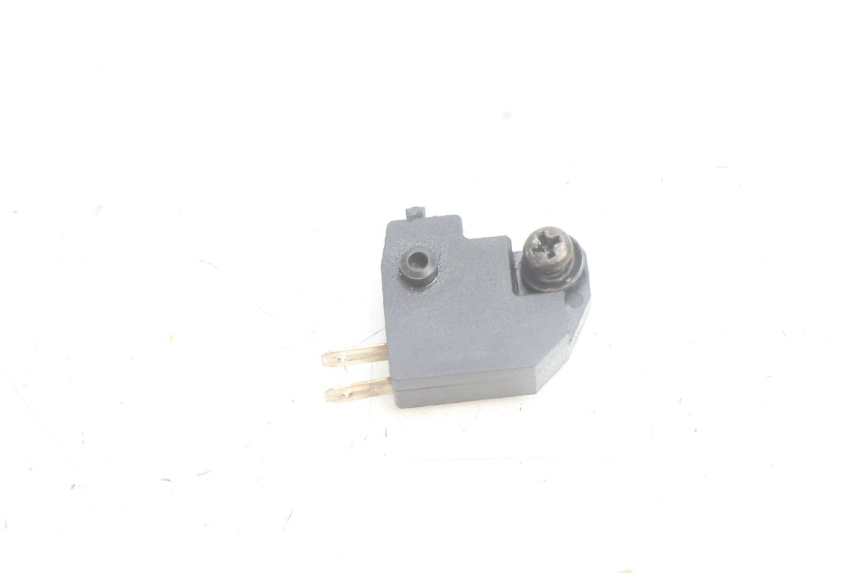 photo de INTERRUPTOR DE LUZ DE FREIO DIREITO PEUGEOT KISBEE 4T 50 (2010 - 2017) - Vista principal