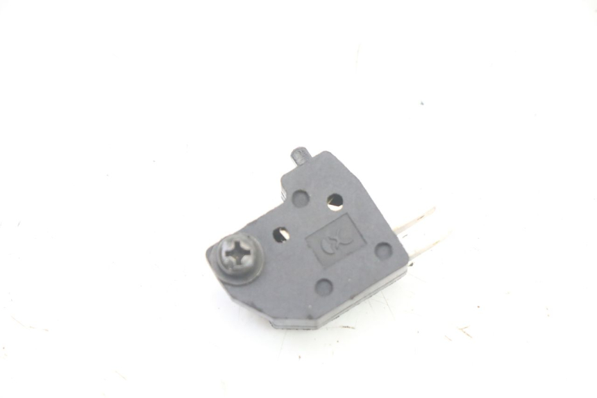 photo de INTERRUPTOR DE LUZ DE FREIO DIREITO KYMCO AGILITY 4T 50 (2005 - 2018) - Vista principal