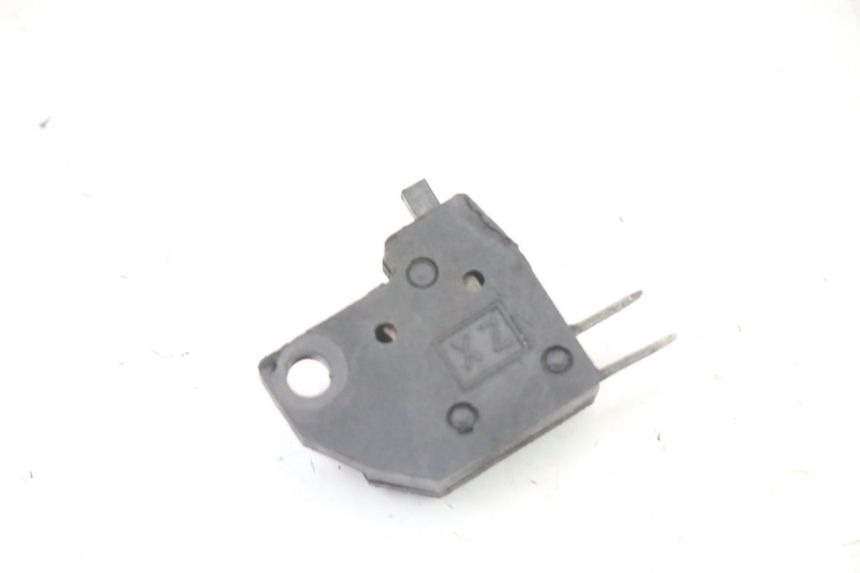 photo de INTERRUPTOR DE LUZ DE FREIO DIREITO KYMCO DINK STREET 125 (2009 - 2014) - Vista principal