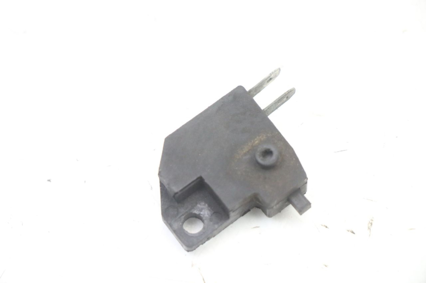 photo de INTERRUPTOR DE LUZ DE FREIO DIREITO KYMCO DINK STREET 125 (2009 - 2014) - Outro ângulo de visão