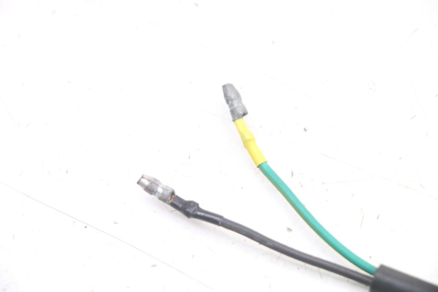 photo de INTERRUPTOR DE LUZ DE FREIO DIREITO KYMCO PEOPLE S 125 (2000 - 2008) - Ampliação técnica