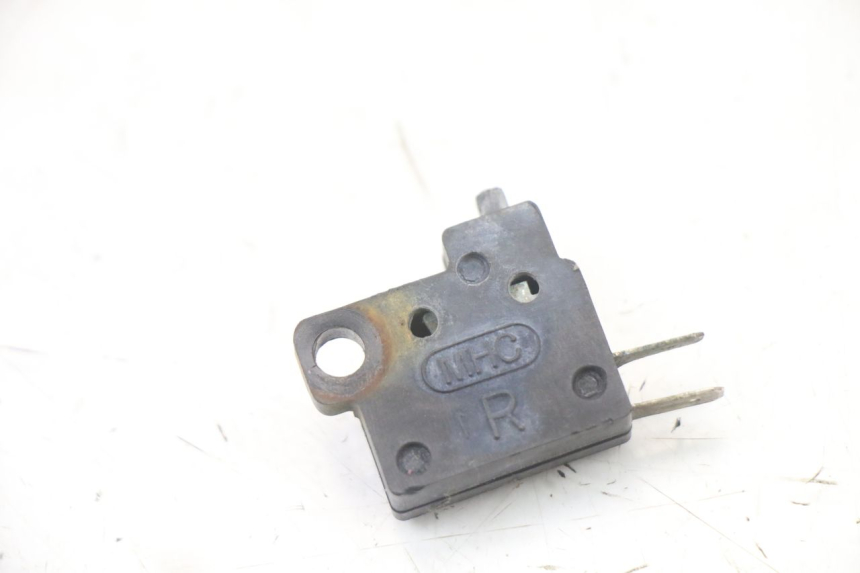 photo de INTERRUPTOR DE LUZ DE FREIO DIREITO KYMCO STRYKER OFF ROAD 125 (1999 - 2005) - Vista principal