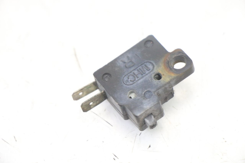 photo de INTERRUPTOR DE LUZ DE FREIO DIREITO KYMCO STRYKER OFF ROAD 125 (1999 - 2005) - Detalhe da peça