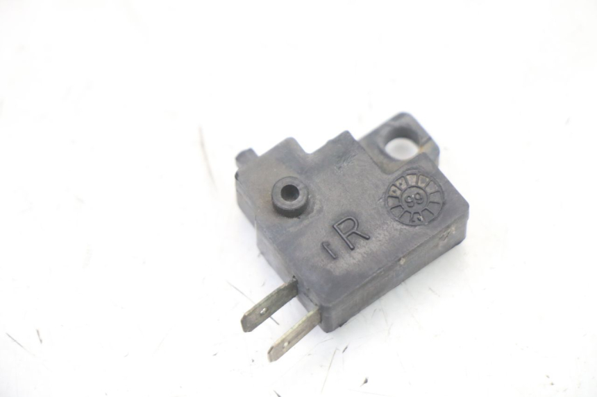 photo de INTERRUPTOR DE LUZ DE FREIO DIREITO KYMCO STRYKER OFF ROAD 125 (1999 - 2005) - Zoom do estado de desgaste