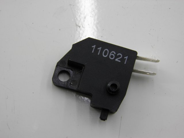 photo de INTERRUPTOR DE LUZ DE FREIO DIREITO KYMCO SUPER 8 2T 50 (2007 - 2013) - Vista principal