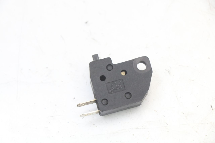 photo de INTERRUPTOR DE LUZ DE FREIO DIREITO KYMCO X-TOWN XTOWN 125 (2016 - 2021) - Vista principal