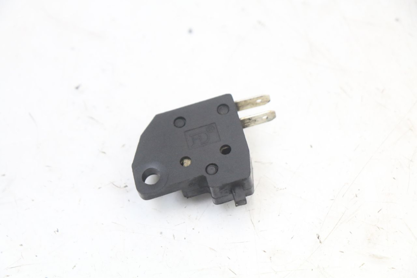 photo de INTERRUPTOR DE LUZ DE FREIO DIREITO KYMCO X-TOWN XTOWN 125 (2016 - 2021) - Detalhe da peça