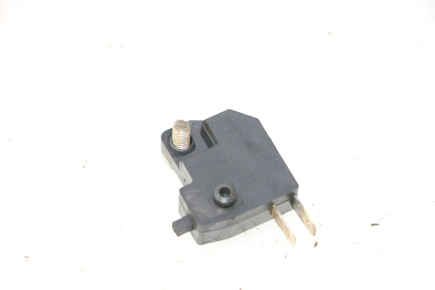 photo de INTERRUPTOR DE LUZ DE FREIO DIREITO KYMCO LIKE 125 (2009 - 2016) - Detalhe da peça