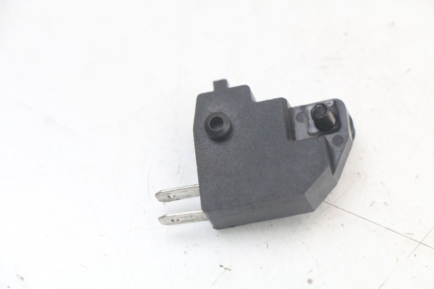 photo de INTERRUPTOR DE LUZ DE FREIO DIREITO MASAI SCRAMBLER SPORT 125 (2021 - 2025) - Zoom do estado de desgaste