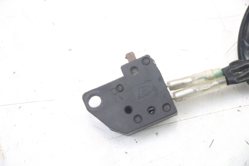 photo de INTERRUPTOR DE LUZ DE FREIO DIREITO MASH CITY 4T 50 (2018 - 2020) - Detalhe da peça