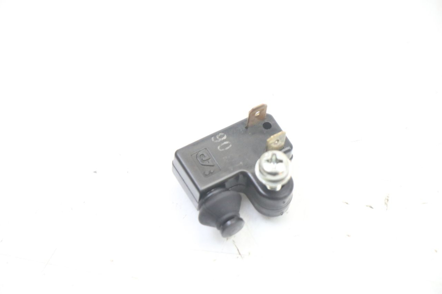 photo de INTERRUPTOR DE LUZ DE FREIO DIREITO MBK OVETTO ONE 2T 50 (2013 - 2017) - Detalhe da peça