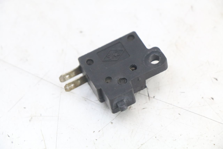 photo de INTERRUPTOR DE LUZ DE FREIO DIREITO SYM MIO 50 (2011 - 2017) - Detalhe da peça