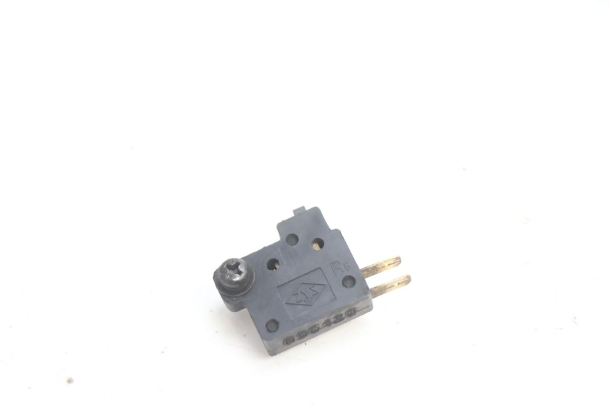 photo de CONTATOR DE LUZ DE FREIO DIREITA KYMCO MOVIE S 125 (2009 - 2018) - Vista principal