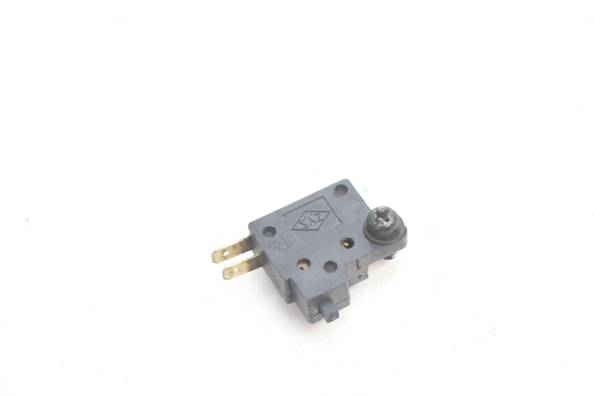photo de CONTATOR DE LUZ DE FREIO DIREITA KYMCO MOVIE S 125 (2009 - 2018) - Detalhe da peça