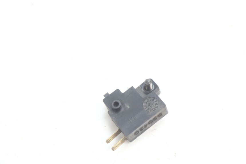 photo de CONTATOR DE LUZ DE FREIO DIREITA KYMCO MOVIE S 125 (2009 - 2018) - Outro ângulo de visão