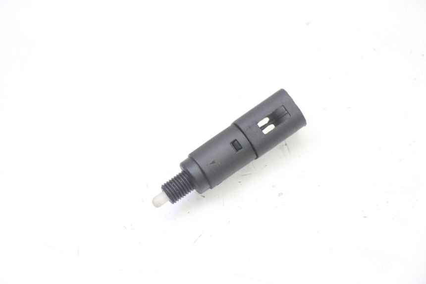 photo de INTERRUPTOR DE LUZ DE FREIO DIREITO PIAGGIO MP3 HPE 310 (2024 - 2025) - Vista principal