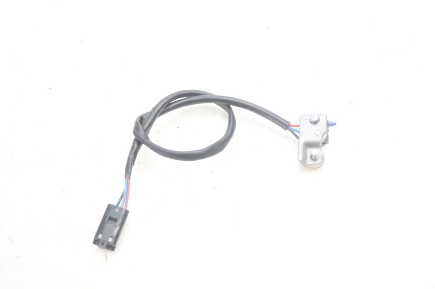 photo de CONTATOR DE LUZ DE FREIO DIREITA PIAGGIO MP3 HPE 530 (2022 - 2026) - Ampliação técnica