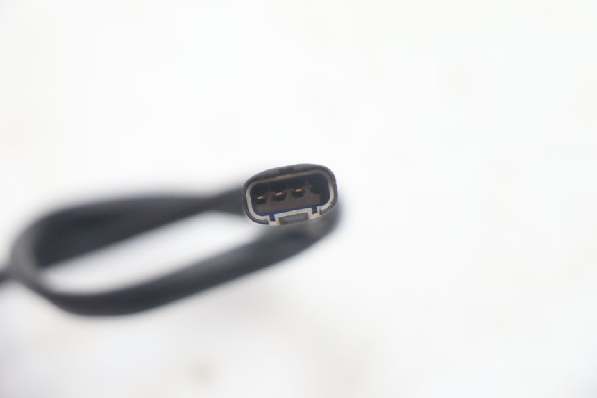 photo de CONTATOR DE LUZ DE FREIO DIREITA PIAGGIO MP3 HPE 530 (2022 - 2026) - Vista geral