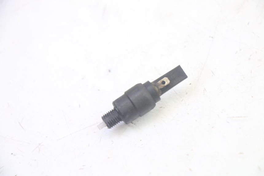 photo de INTERRUPTOR DE LUZ DE FREIO DIREITO PIAGGIO MP3 RL 250 (2006 - 2010) - Detalhe da peça