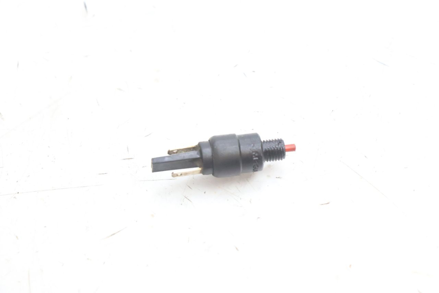 photo de CONTATO DE LUZ DE FREIO DIREITA PIAGGIO MP3 500 (2016 - 2018) - Detalhe da peça