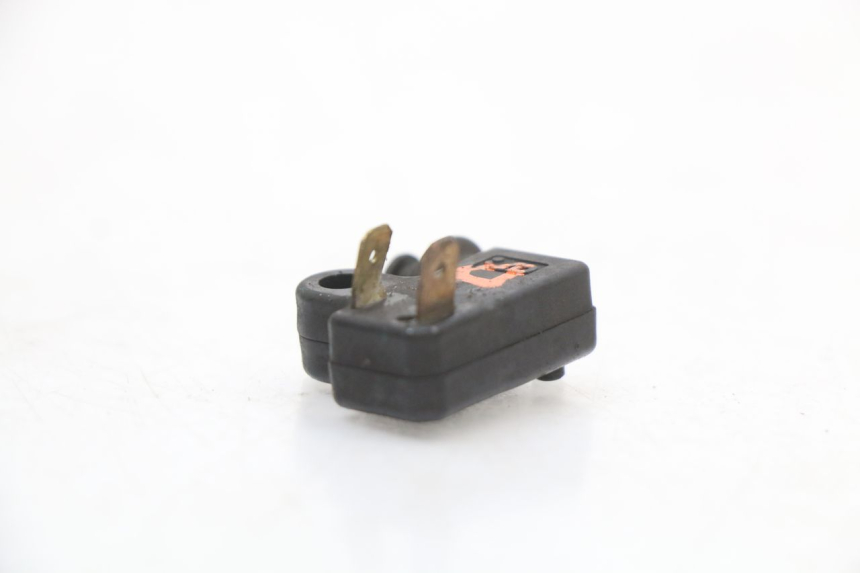 photo de INTERRUPTOR DE LUZ DE FREIO DIREITO MBK MW TRYPTIK 125 (2014 - 2016) - Zoom do estado de desgaste