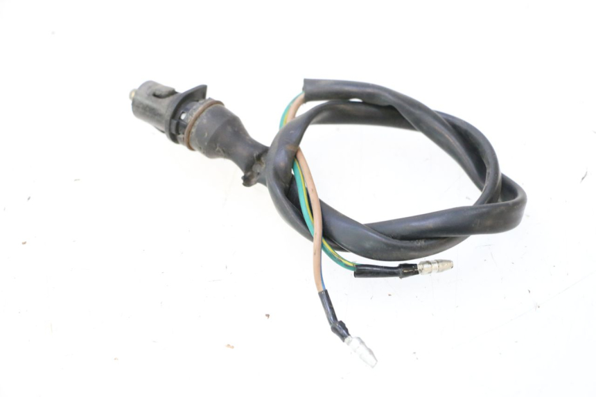 photo de CONTATO DE LUZ DE FREIO DIREITA KYMCO MXU R 250 (2004 - 2010) - Zoom do estado de desgaste