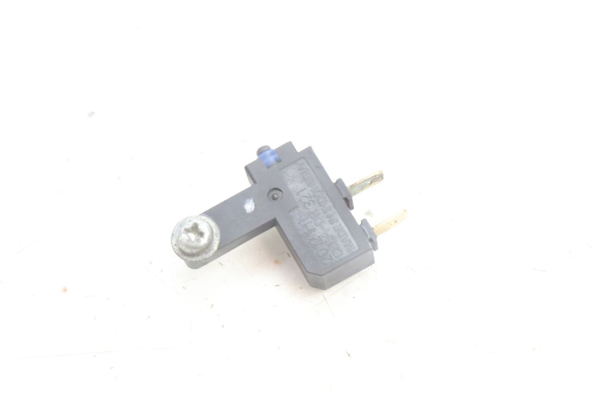 photo de CONTATO DE LUZ DE FREIO DIREITA YAMAHA N-MAX NMAX 125 (2021 - 2024) - Vista principal