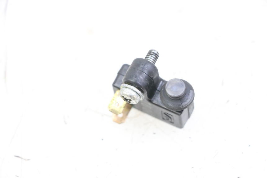photo de INTERRUPTOR DE LUZ DE FREIO DIREITO YAMAHA NEO'S NEOS 2T EASY 50 (2013 - 2016) - Zoom do estado de desgaste