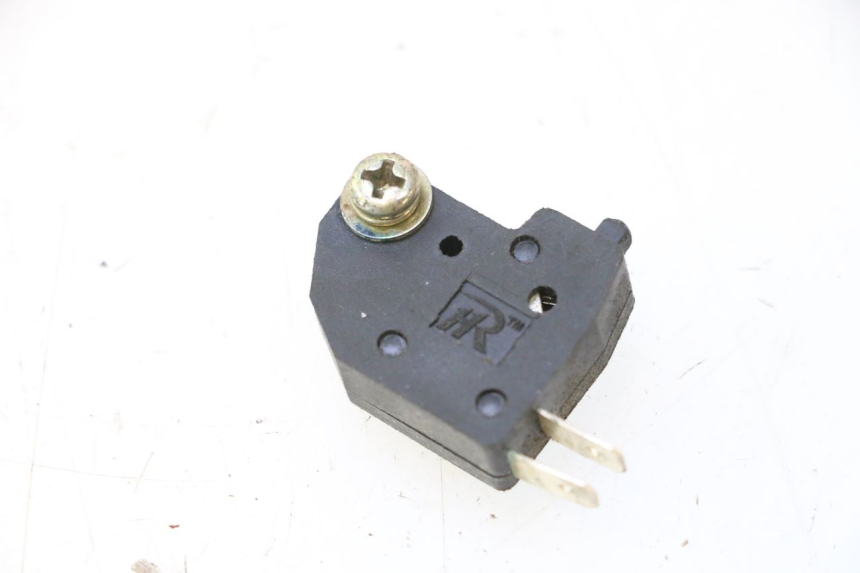 photo de INTERRUPTOR DE LUZ DE FREIO DIREITO KYMCO LIKE 4T 50 (2019 - 2025) - Vista principal