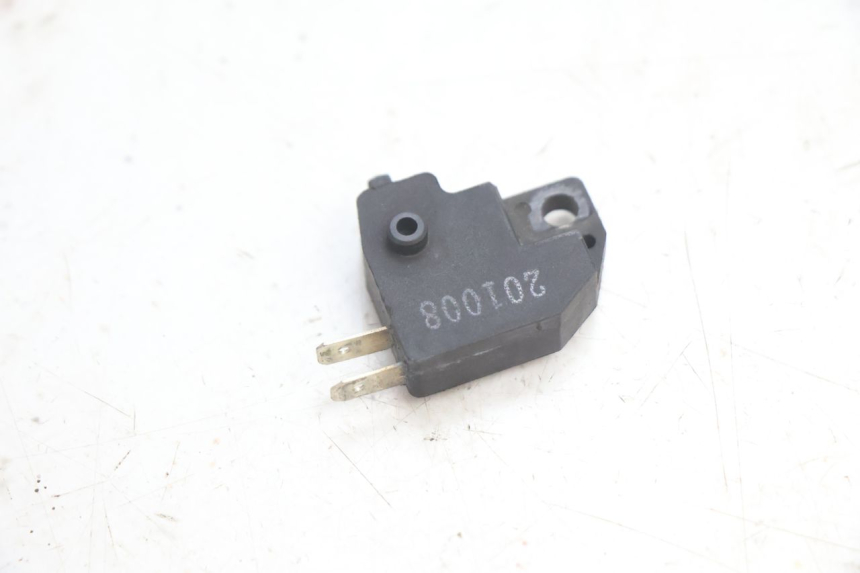 photo de INTERRUPTOR DE LUZ DE FREIO DIREITO KYMCO LIKE 4T 50 (2019 - 2025) - Detalhe da peça