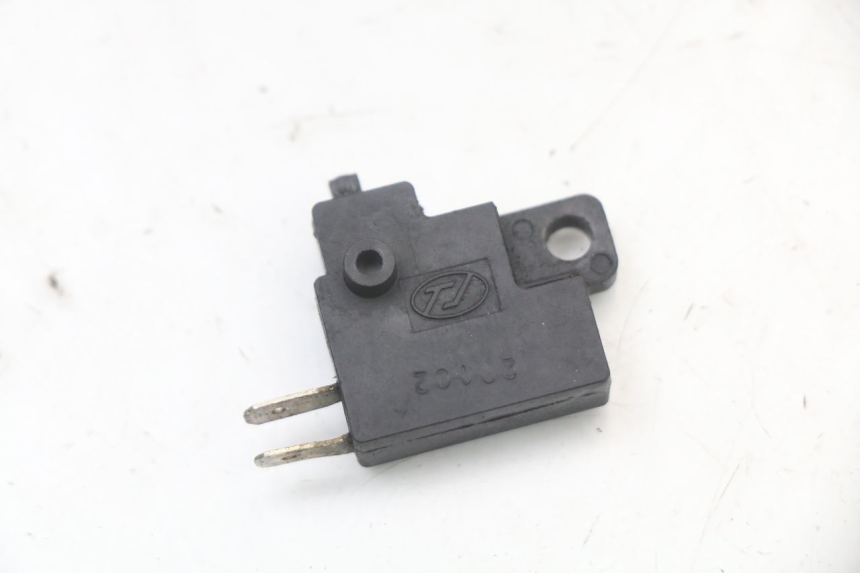 photo de INTERRUPTOR DE LUZ DE FREIO DIREITO MOTO GUZZI NORGE 8V GT 1200 (2011 - 2016) - Vista principal