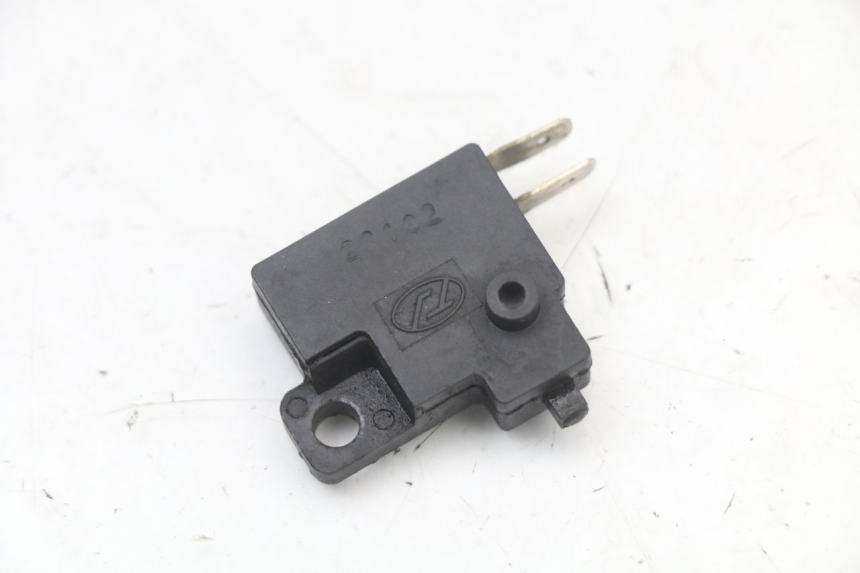 photo de INTERRUPTOR DE LUZ DE FREIO DIREITO MOTO GUZZI NORGE 8V GT 1200 (2011 - 2016) - Detalhe da peça