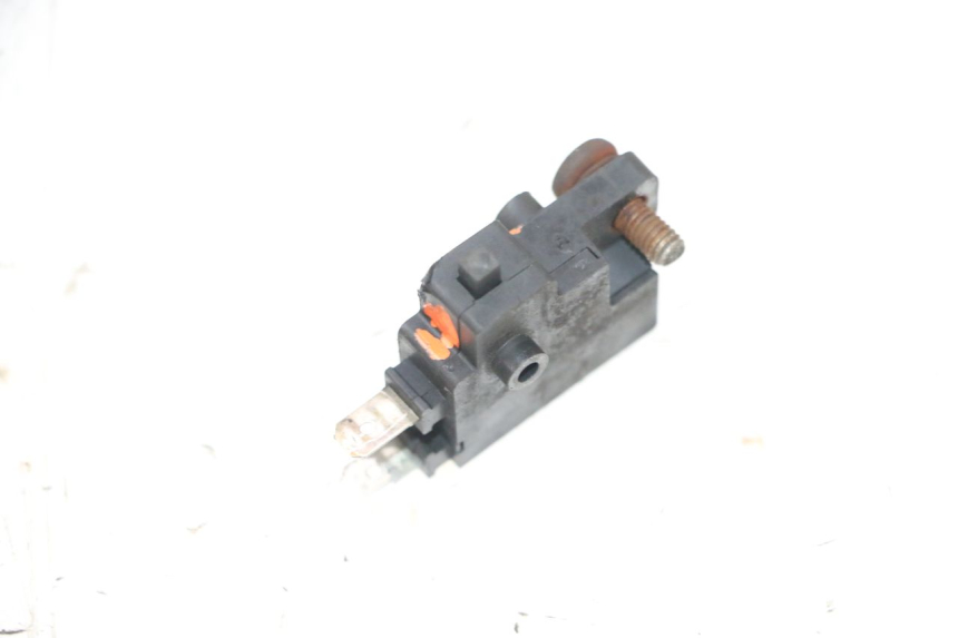 photo de INTERRUPTOR DE LUZ DE FREIO DIREITO HONDA NSR R 125 (1994 - 2003) - Zoom do estado de desgaste