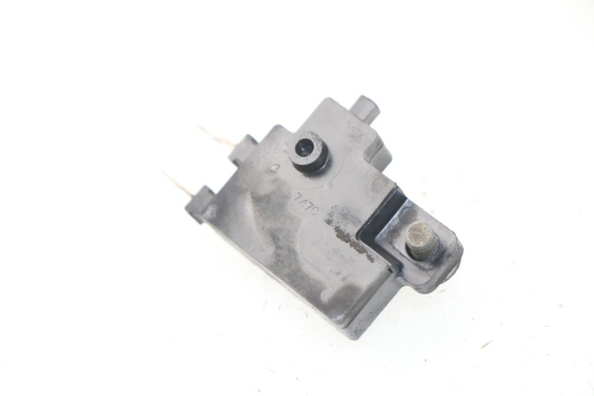 photo de INTERRUPTOR DE LUZ DE FREIO DIREITO HONDA NSS EX FORZA 250 (2005 - 2013) - Zoom do estado de desgaste