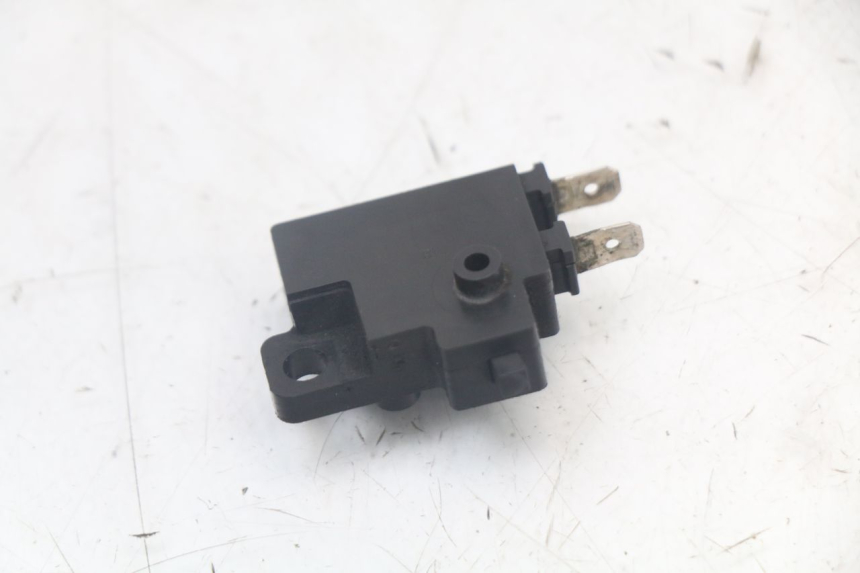 photo de INTERRUPTOR DE LUZ DE FREIO DIREITO HONDA NTV DEAUVILLE 650 (1998 - 2001) - Detalhe da peça