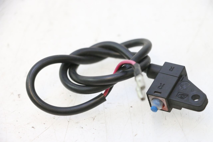 photo de INTERRUPTOR DE LUZ DE FREIO DIREITO JM MOTORS OLDIES 4T 50 (2010 - 2020) - Vista principal