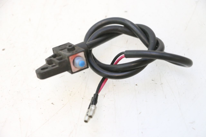photo de INTERRUPTOR DE LUZ DE FREIO DIREITO JM MOTORS OLDIES 4T 50 (2010 - 2020) - Zoom do estado de desgaste